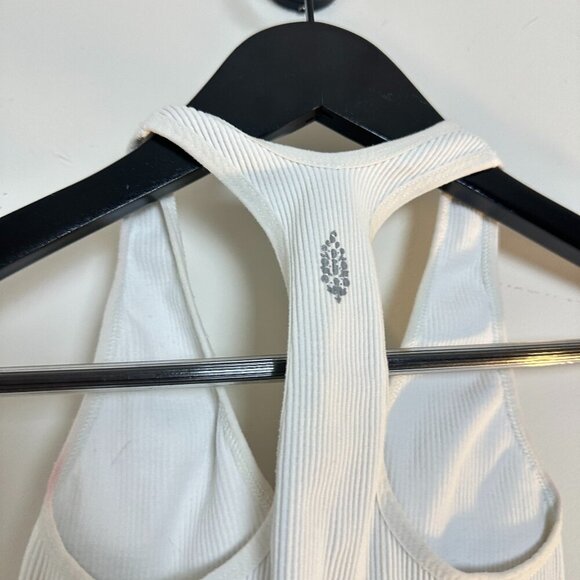 FREE PEOPLE Movement Free Throw Crop Top in White Size X-Small - Picture 7 of 8